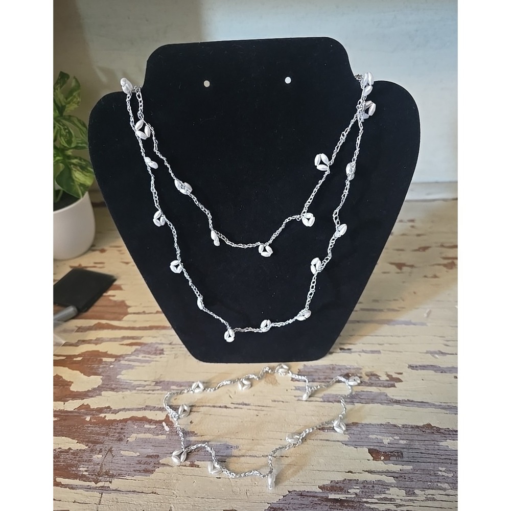 Lot‎ of 2 Vtg Silver Tone White Beaded Minimalist Fashion Jewelry Necklace Set